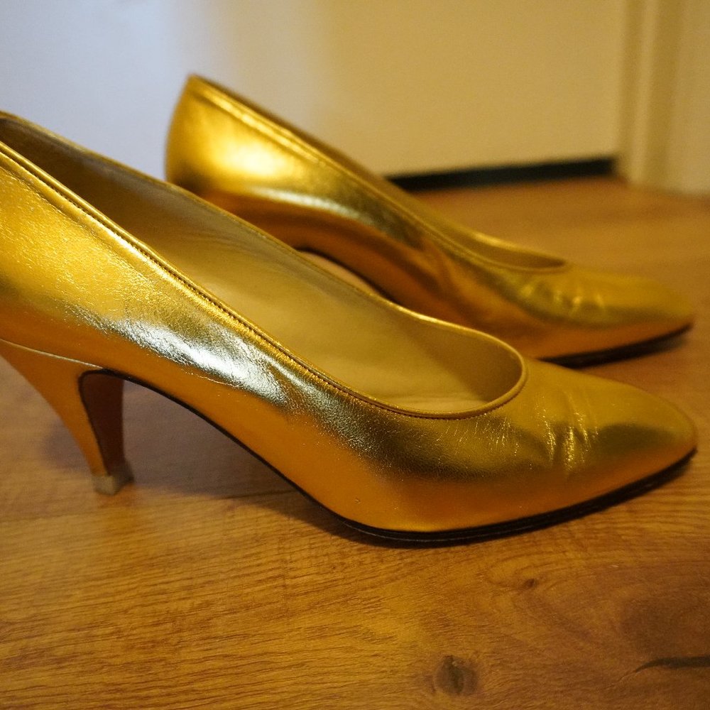 Vintage gold Italian heels made for goddesses